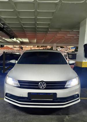 VOLKSWAGEN JETTA 2.0 TSI HIGHLINE 211CV GASOLINA 4P TIPTRONIC VOLKSWAGEN JETTA 2.0 TSI HIGHLINE 211CV GASOLINA 4P TIPTRONIC